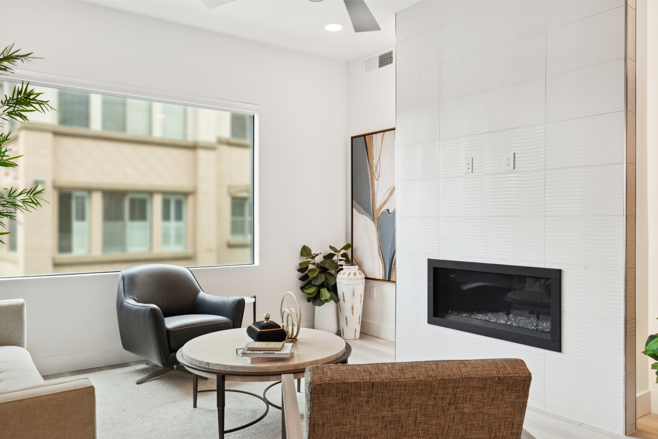 What are the Top Healthcare Facilities Near The Luxe?